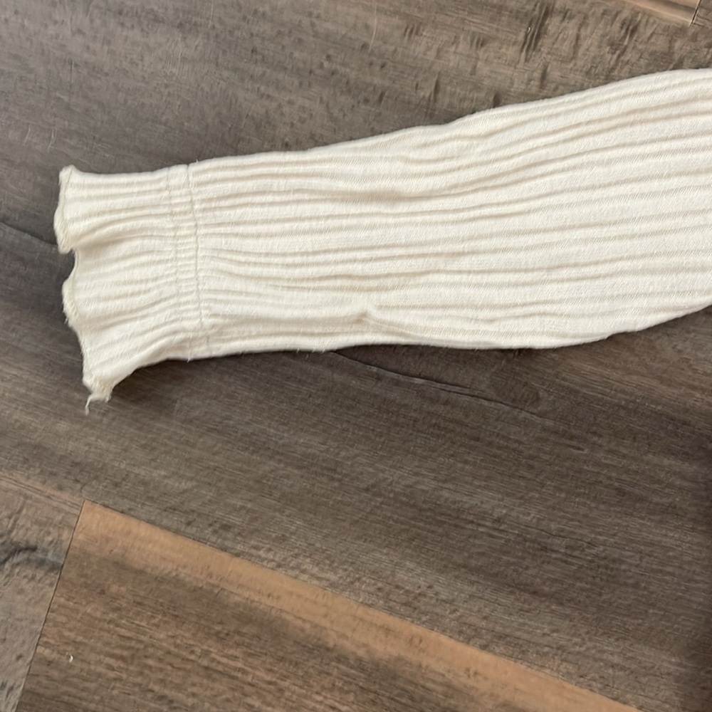 Zara Cream Ruffle Set - Picture 3 of 4